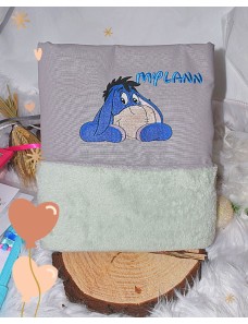 Couverture bébé personnalisée brodée avec prénom ou texte.