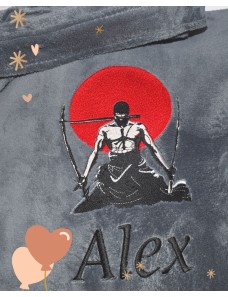 Peignoir adulte personnalisé Roronoa Zoro – Prénom brodé