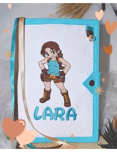 Protège carnet de santé personnalisé LARA CROFT