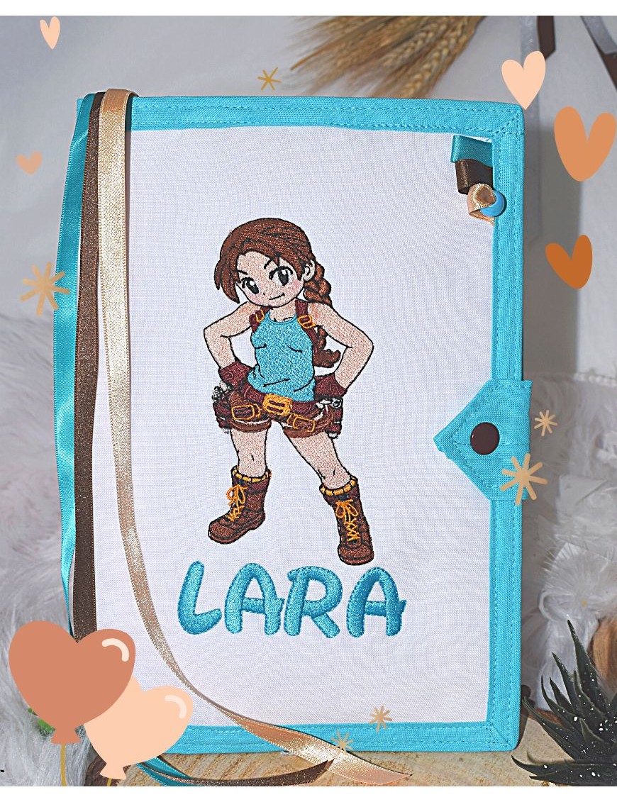 Protège carnet de santé personnalisé LARA CROFT