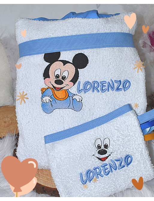 Peignoir avec capuche pour enfant personnalisé en broderie. Eponge 450 g/m² 100 % Coton. Peignoir avec capuche pour enfant personnalisé en broderie. Eponge 450 g/m² 100 % Coton.