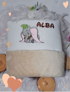 Couverture bébé personnalisée brodée avec prénom ou texte.
