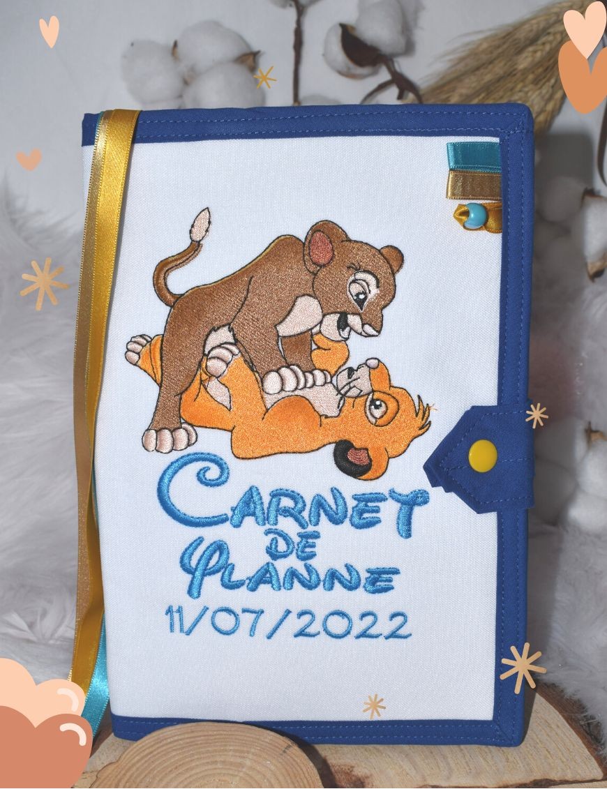Protège carnet de santé personnalisé, idée cadeau personnalisable bébé, cadeau naissance original, Couverture Lion Jungle - CL009b - France