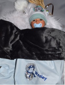 Couverture bébé personnalisée brodée avec prénom ou texte.