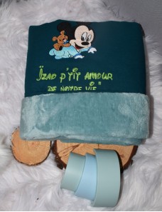Couverture bébé personnalisée brodée avec prénom ou texte.