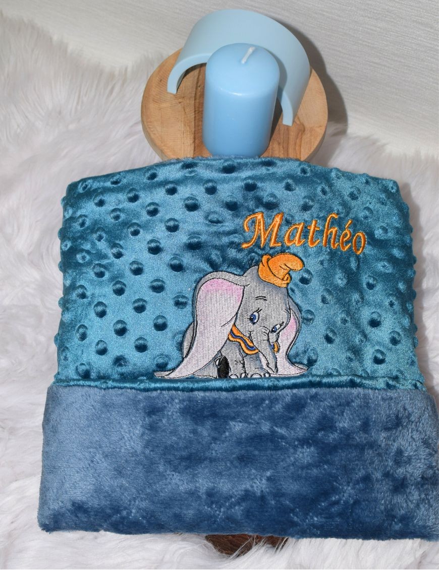 Couverture bébé personnalisée brodée avec prénom ou texte.