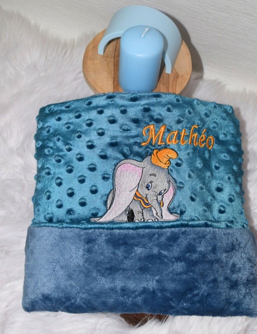 Couverture bébé personnalisée brodée avec prénom ou texte.