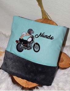 Couverture bébé personnalisée brodée avec prénom ou texte.