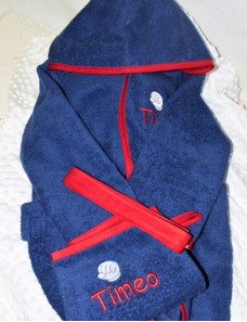 Peignoir bébé et enfant personnalisé avec prénom brodé.