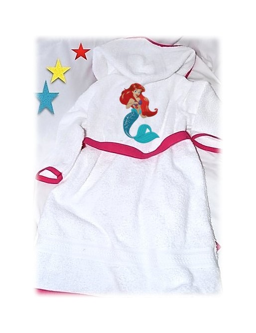 Peignoir bébé et enfant  personnalisé avec capuche et motif de votre choix.
