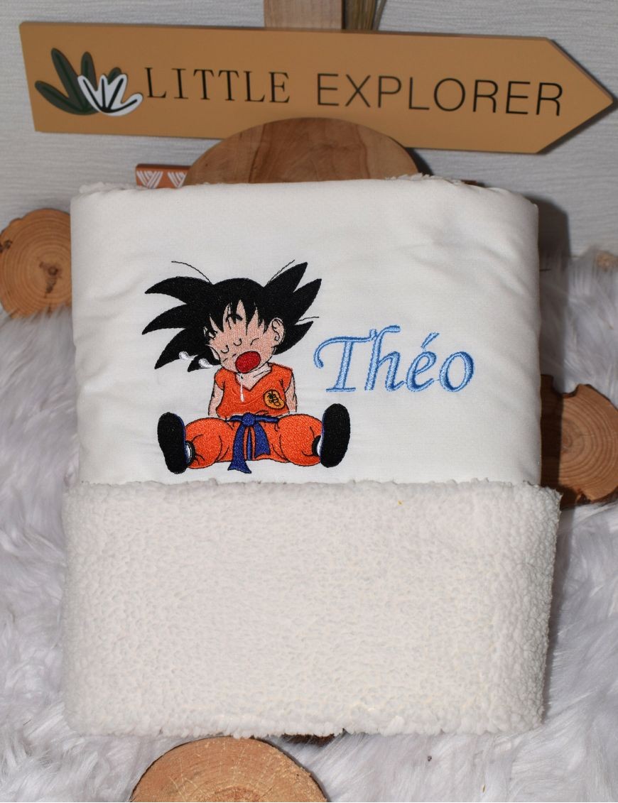 Couverture bébé personnalisée brodée avec prénom ou texte.