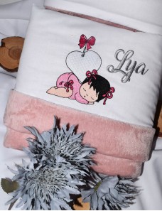 Couverture bébé personnalisée brodée avec prénom ou texte.