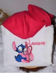 Peignoir bébé et enfant  personnalisé avec capuche et motif de votre choix.