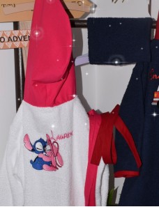 Peignoir bébé et enfant  personnalisé avec capuche et motif de votre choix.