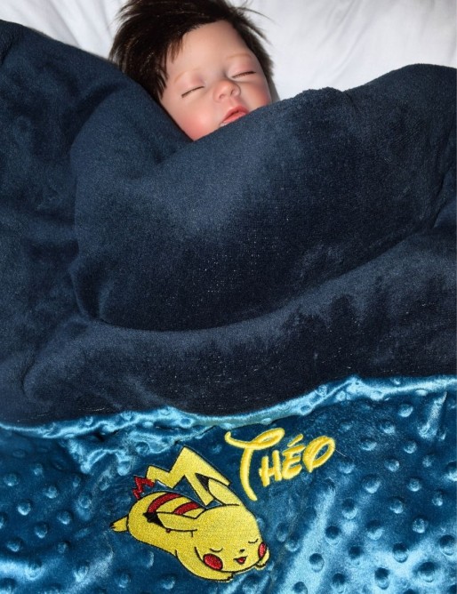 Couverture bébé personnalisée brodée avec prénom ou texte.