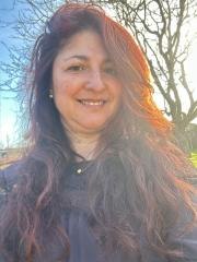 Élisabeth, créatrice des Broderies de Betybab